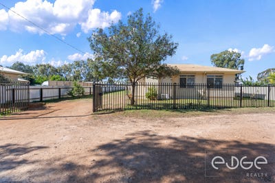 /international/au/4-george-street-peterborough-sa-151004880/