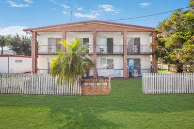 /international/au/219-farm-street-kawana-qld-152604968/