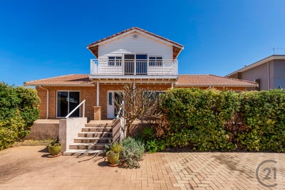 /international/au/14-peppertree-close-wannanup-wa-152674832/