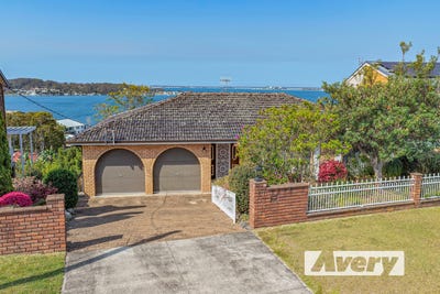 /international/au/61-sunlight-parade-fishing-point-nsw-152485576/