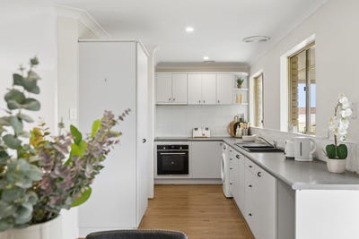 /international/au/24a-barwon-heads-terrace-connolly-wa-152441400/