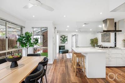 /international/au/6a-tangara-drive-aberfoyle-park-sa-150901172/