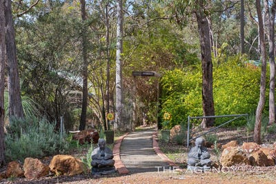 /international/au/2621-weir-village-road-mundaring-wa-152153996/