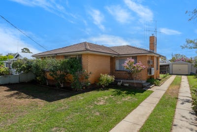 /international/au/2-palmer-avenue-euroa-vic-150769216/