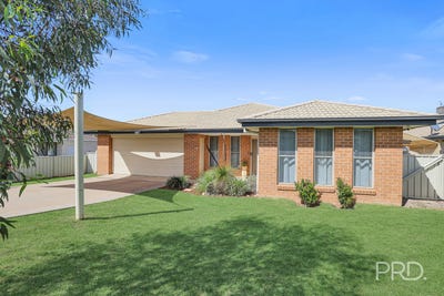 /international/au/24-tulipwood-crescent-tamworth-nsw-152706324/