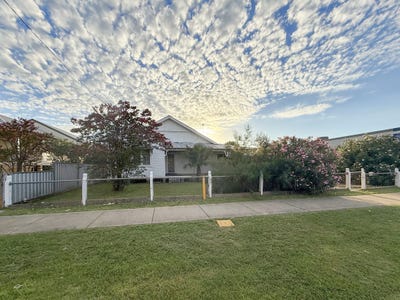 /international/au/106-barwan-street-narrabri-nsw-150944168/