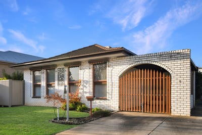 /international/au/unit-1-5-7-patrick-street-stawell-vic-151472236/