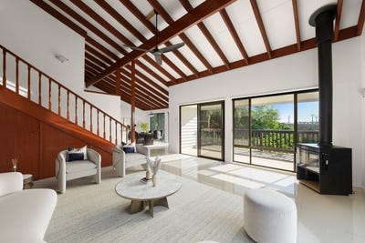 /international/au/4-summit-crescent-carrara-qld-150905808/