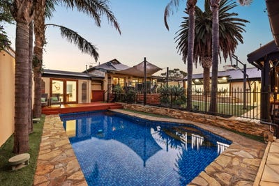 /international/au/17-albert-street-semaphore-sa-151273332/