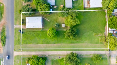 /international/au/16-18-john-street-gracemere-qld-150695188/