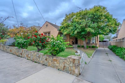 /international/au/34-hammer-street-flora-hill-vic-151141860/