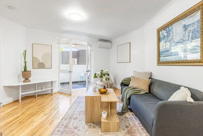 /international/au/11-43-kinsella-street-joondanna-wa-151301888/