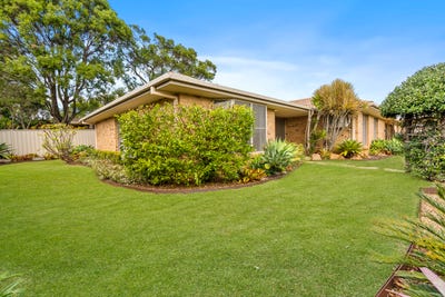 /international/au/2-trevally-crescent-manly-west-qld-151042904/