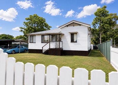 /international/au/42-cory-street-oakey-qld-151108880/