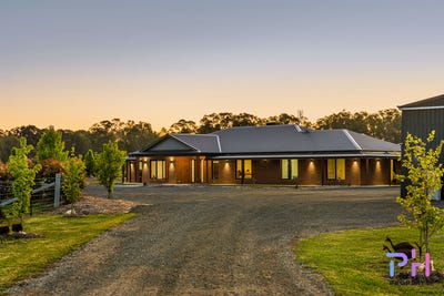 /international/au/25-peatlings-road-bagshot-vic-152609532/