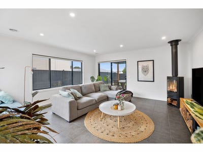 /international/au/16-cottage-crescent-torquay-vic-152516268/