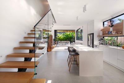 /international/au/1-20-petrel-avenue-mermaid-beach-qld-148546532/