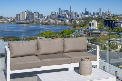 /international/au/44-toorak-road-hamilton-qld-148083608/