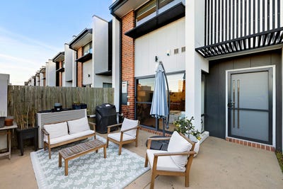 /international/au/29-363-mirrabei-drive-moncrieff-act-151055688/