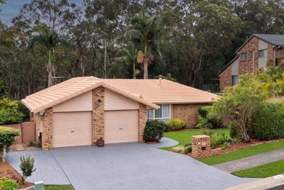 /international/au/125-koolan-crescent-shailer-park-qld-152633476/