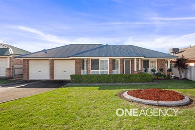 /international/au/6-woomera-place-glenfield-park-nsw-151476024/