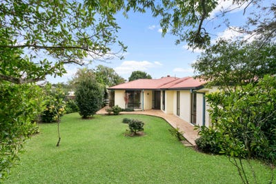 /international/au/8-ashgrove-drive-cooroy-qld-151475084/