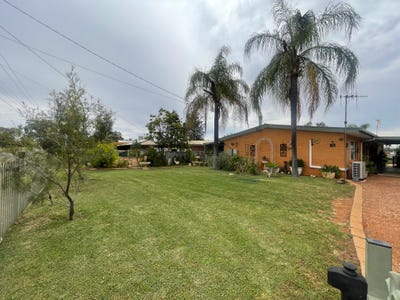 /international/au/28-monaghan-street-cobar-nsw-152695344/