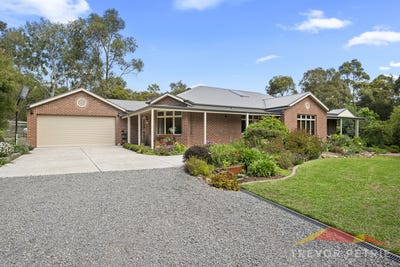 /international/au/446-fussell-street-canadian-vic-152662080/