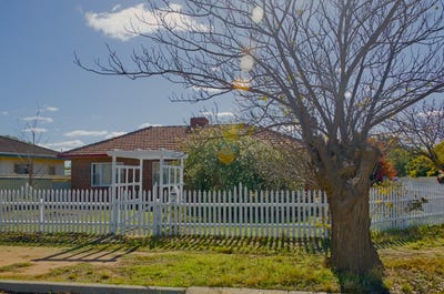 /international/au/2-hill-st-merredin-wa-147987848/