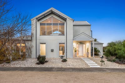 /international/au/18-ironbark-street-waurn-ponds-vic-151302064/