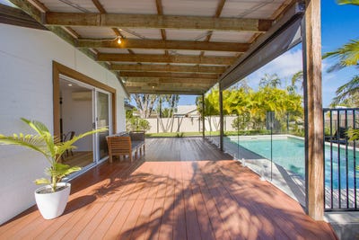 /international/au/627-david-low-way-pacific-paradise-qld-151157028/