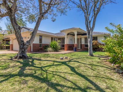 /international/au/4-stillwater-crescent-robina-qld-152413780/