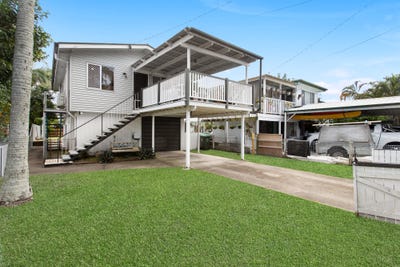 /international/au/9-ettie-street-redcliffe-qld-151447296/