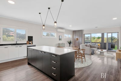 /international/au/11-craig-parry-drive-hidden-valley-vic-150730228/