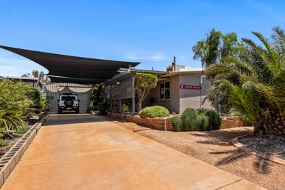 /international/au/15-page-street-exmouth-wa-152689060/