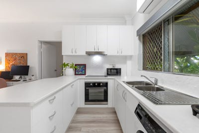 /international/au/12-12-mayers-street-manunda-qld-151421792/