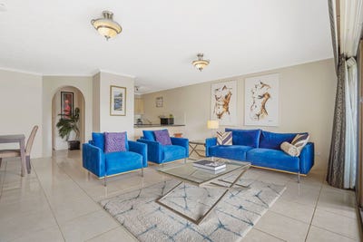 /international/au/6-88-stanhill-drive-surfers-paradise-qld-152394792/
