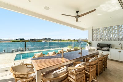 /international/au/30-della-place-yamba-nsw-150752980/