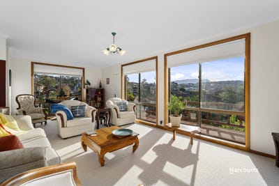 /international/au/1-seacrest-avenue-blackmans-bay-tas-150845208/
