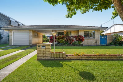 /international/au/19-drome-street-runaway-bay-qld-148477380/