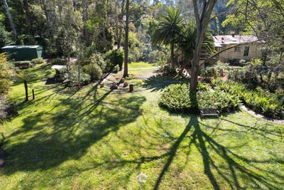 /international/au/84-belgrave-gembrook-road-belgrave-vic-152583472/