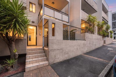/international/au/6-79-berwick-street-fortitude-valley-qld-152558116/
