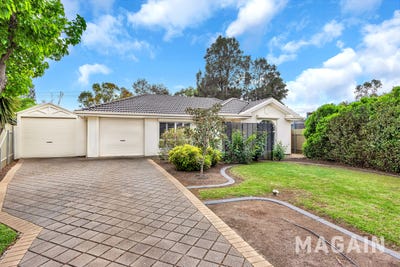 /international/au/10-pyrus-crescent-andrews-farm-sa-152609288/
