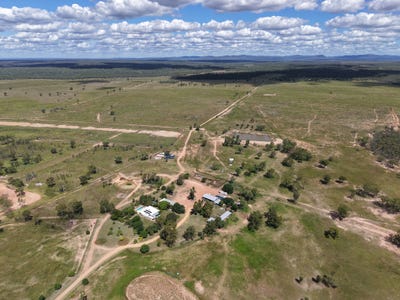 /international/au/14237-capricorn-highway-dingo-qld-700403720/