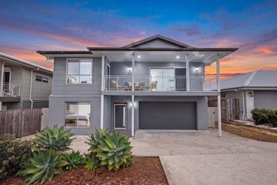 /international/au/18-sunnyspot-boulevard-catherine-hill-bay-nsw-151156064/