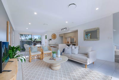 /international/au/1-200-meadowlands-road-carina-qld-151102800/