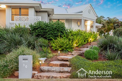 /international/au/30-trecarne-street-bridgeman-downs-qld-152552704/