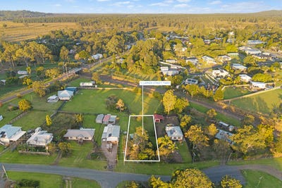 /international/au/11-larner-street-tiaro-qld-151470992/