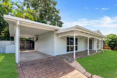 /international/au/7-andrea-close-mooroobool-qld-150965452/