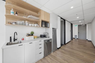 /international/au/the-griffin-parkes-suite-260-44-constitution-avenue-parkes-act-505144176/